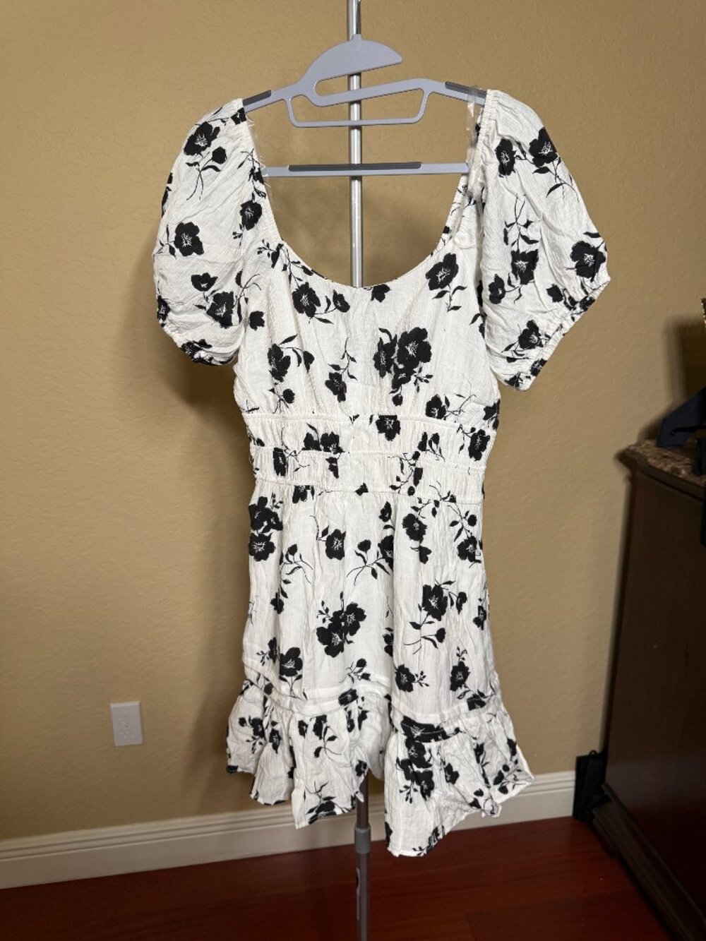 Max + Ash Black White Floral Puff Sleeve Tiered Ruffle Mini Dress NWT Large